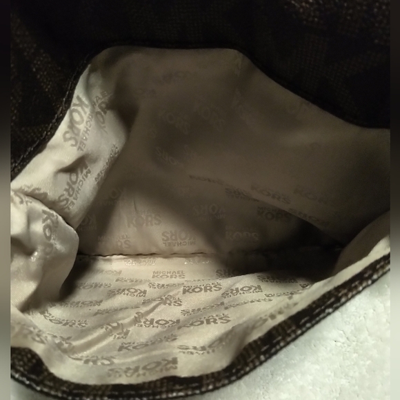 Authentic Michael Kors Crossbody Purse - Picture 7 of 7